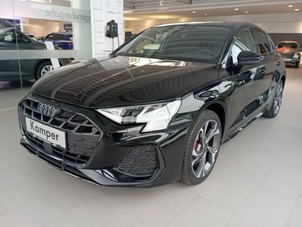 Audi A3 Sedan S-Line Hybride 45 TFSI