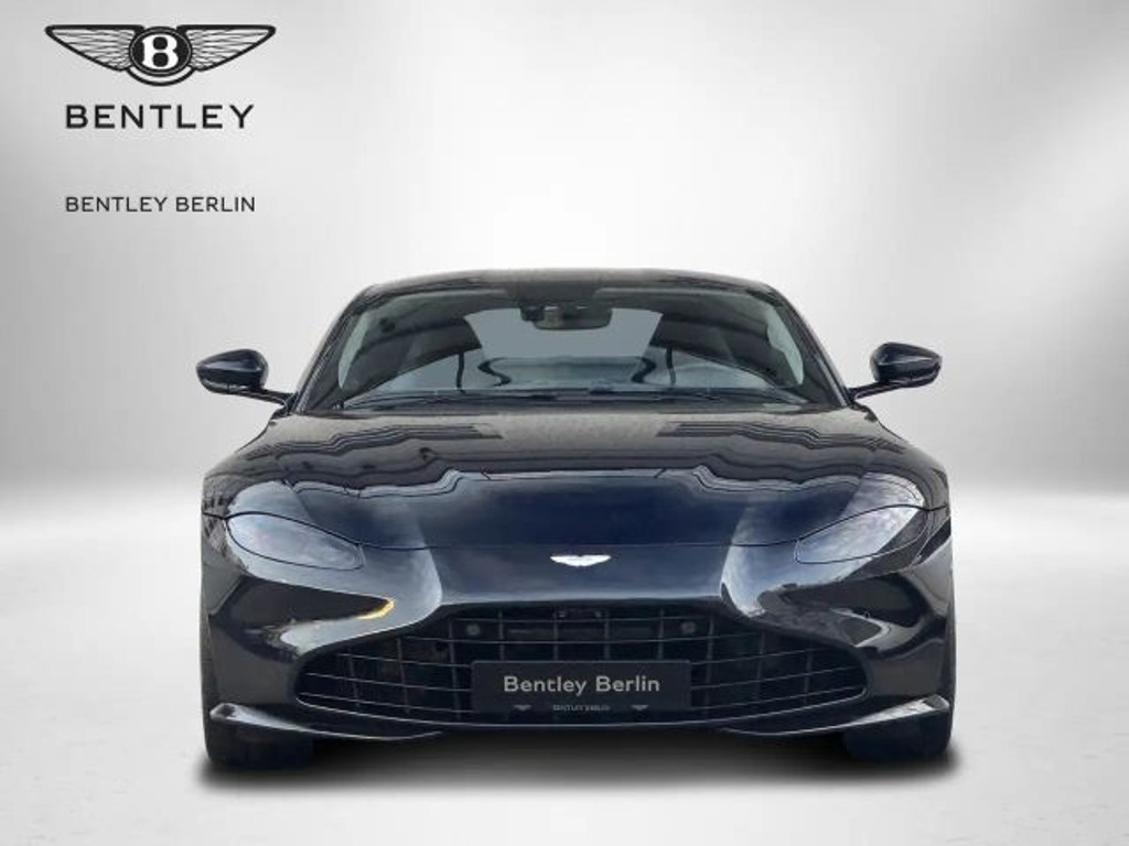 Aston Martin V8