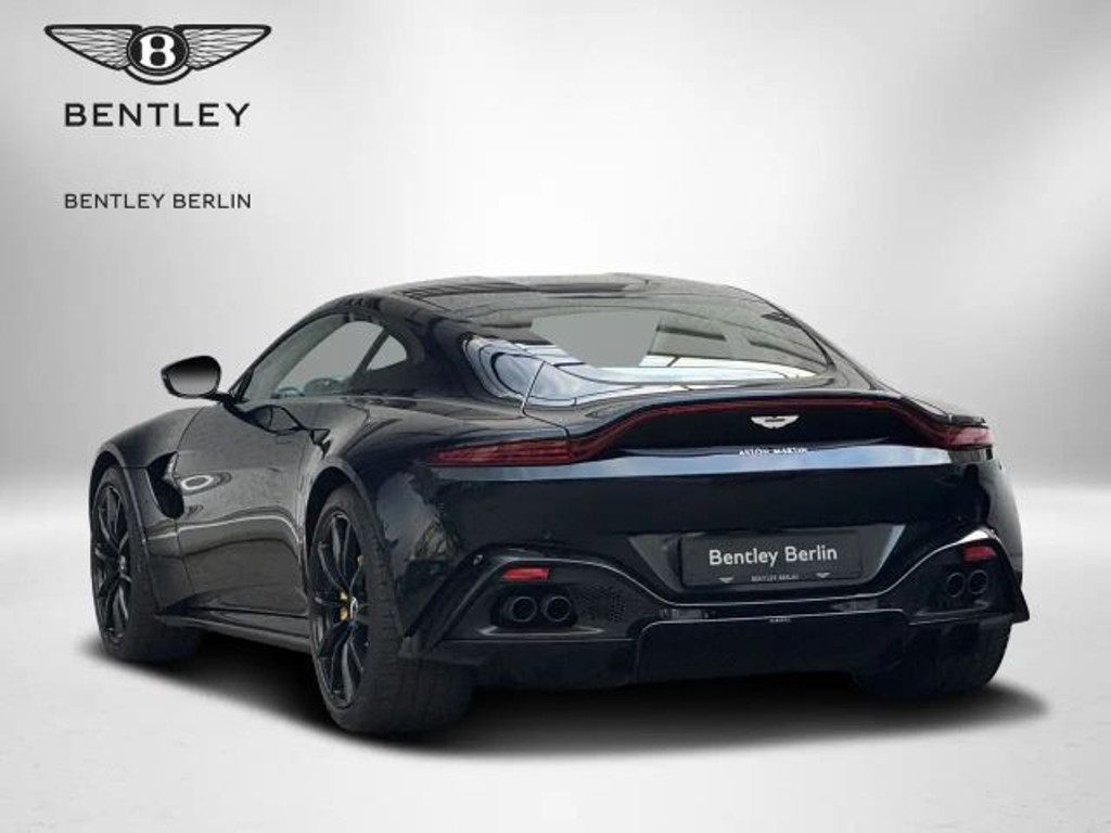Aston Martin V8
