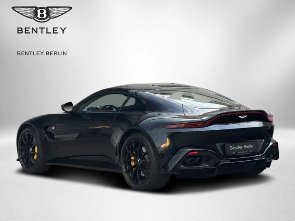 Aston Martin V8
