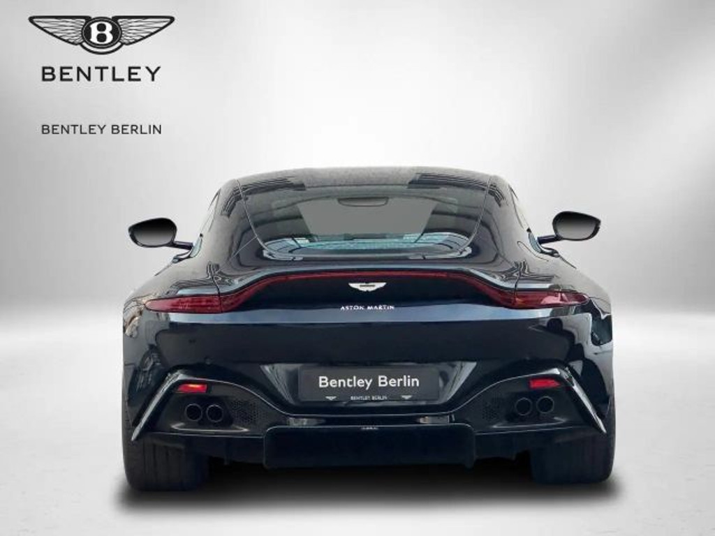Aston Martin V8