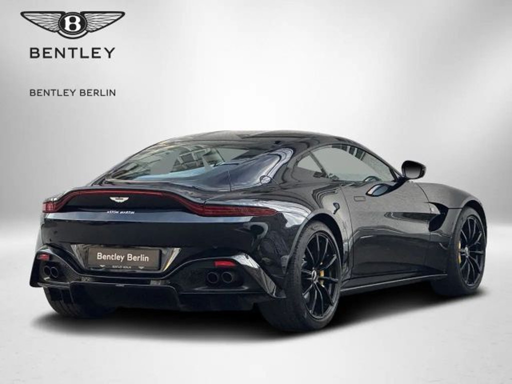 Aston Martin V8