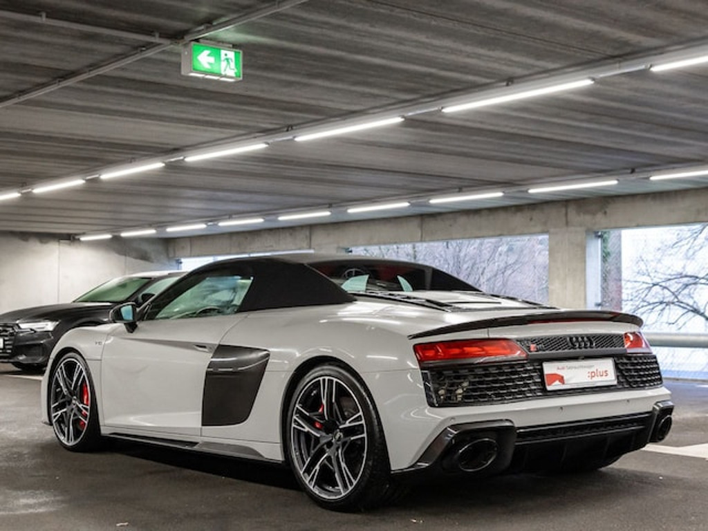 Audi R8