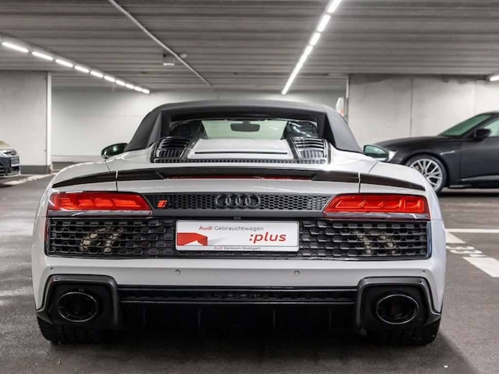 Audi R8