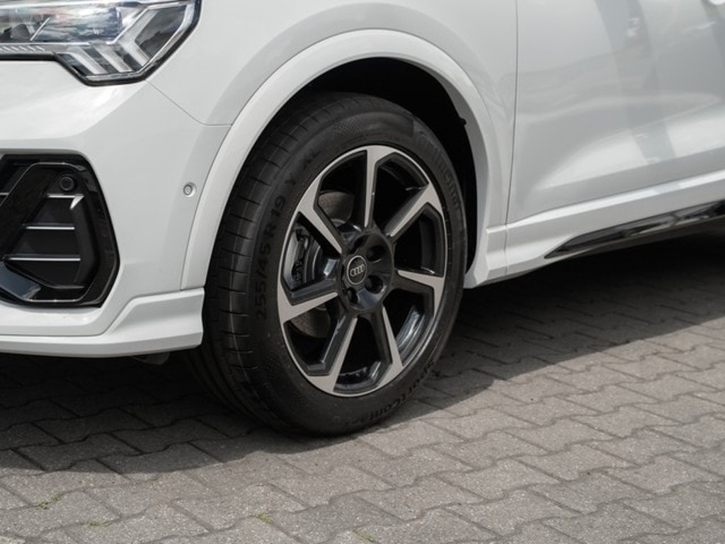 Audi Q3 S-Line S-Tronic 35 TFSI