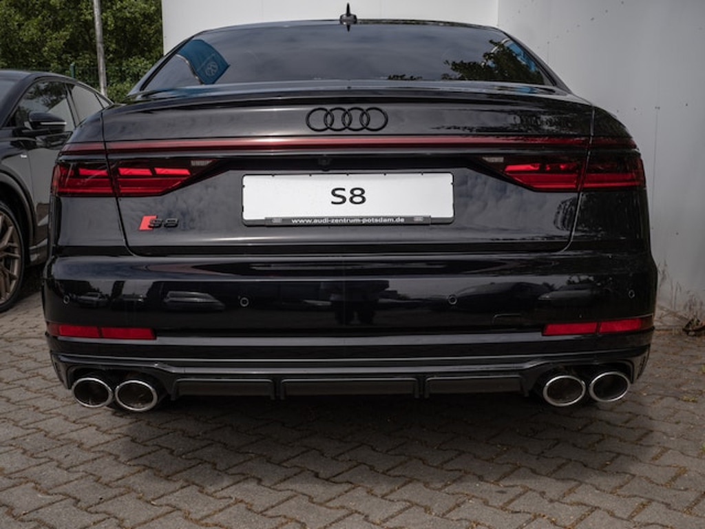 Audi S8