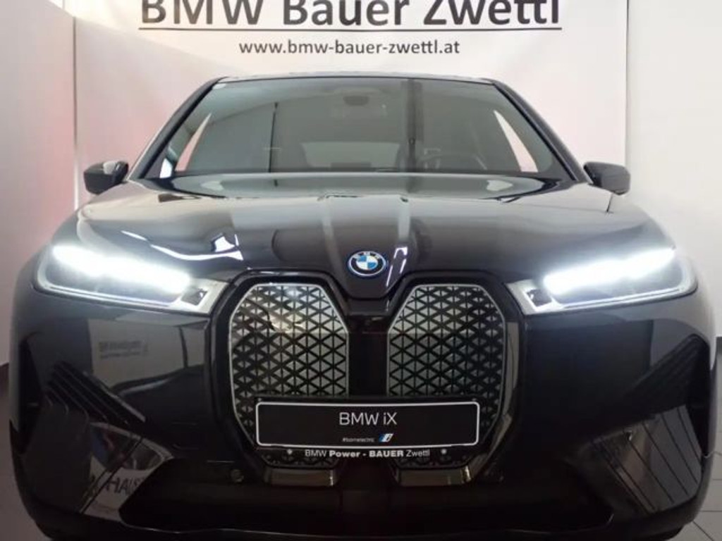 BMW iX