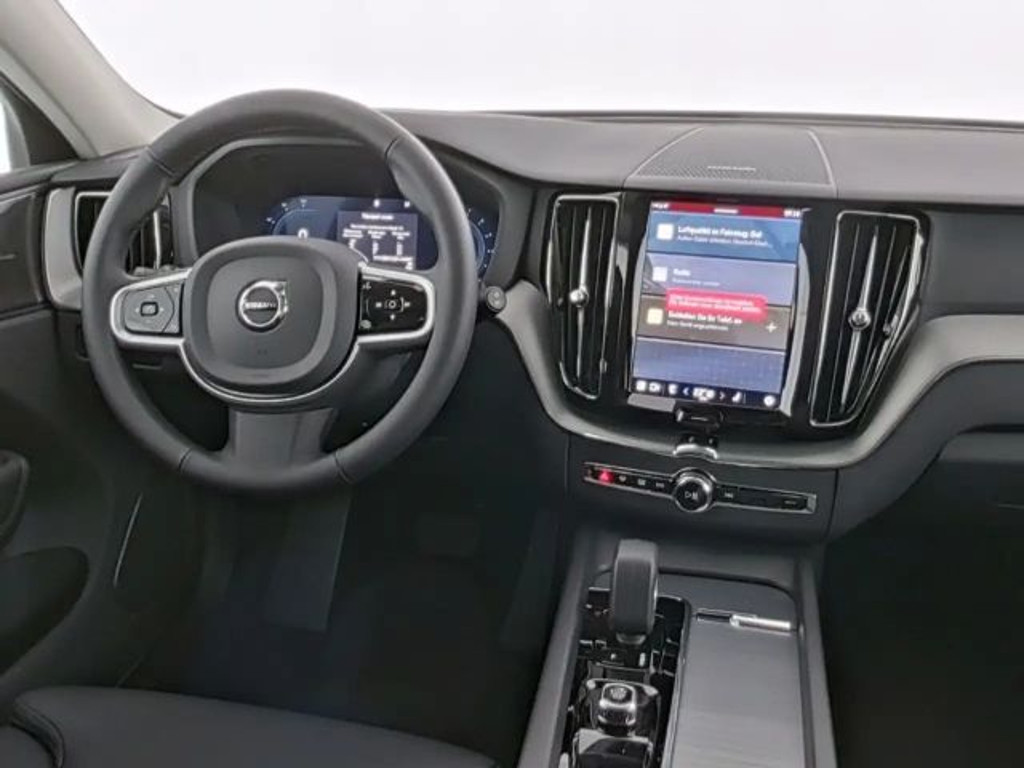 Volvo XC60 AWD Plus Dark