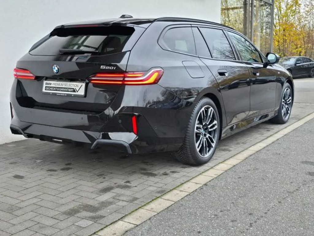 BMW 5 Serie 520 M-Sport Touring 520i