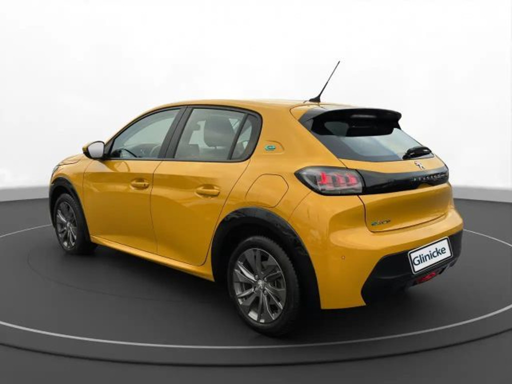 Peugeot e-208