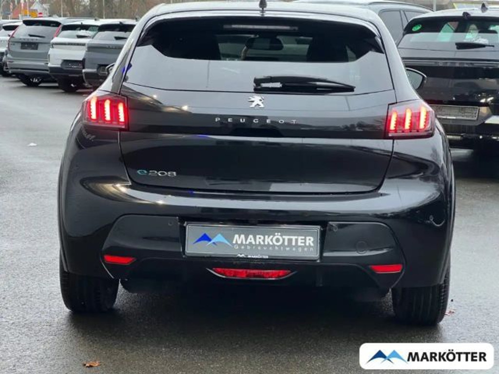 Peugeot e-208