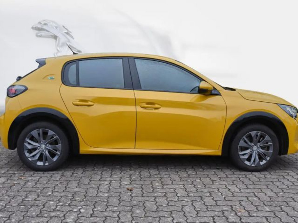 Peugeot e-208
