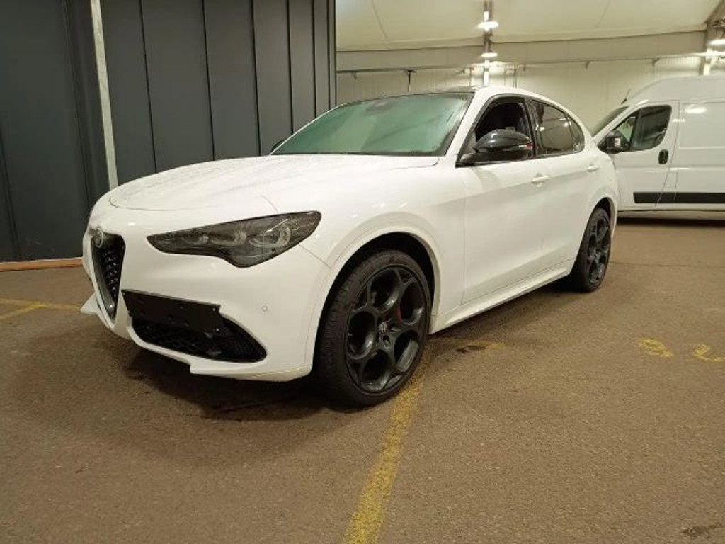 Alfa Romeo Stelvio Q4