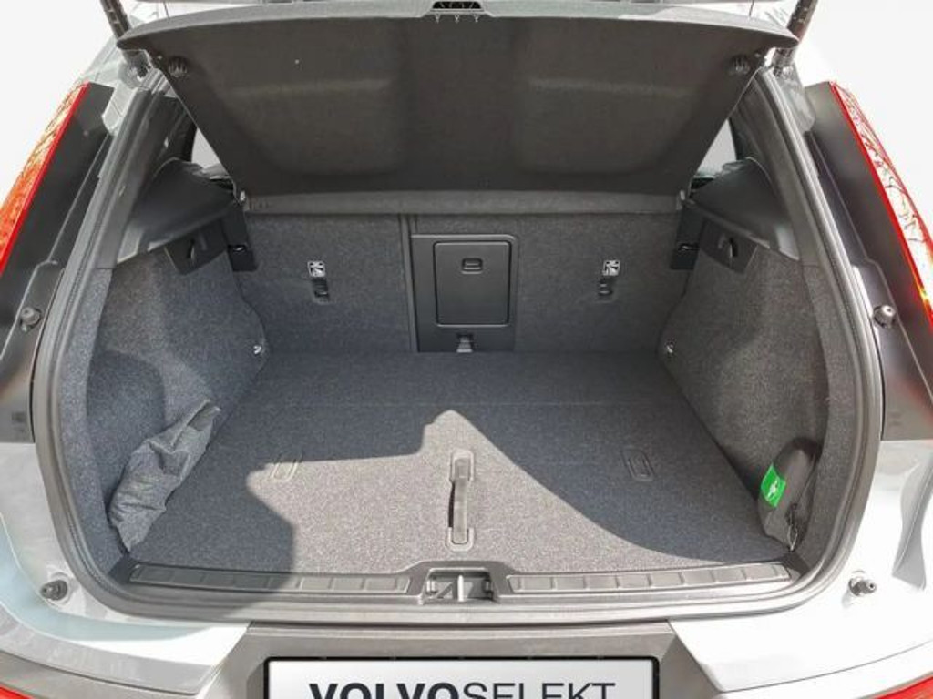Volvo EX40