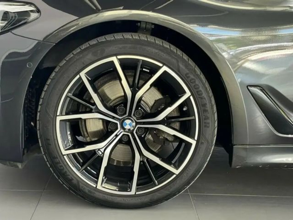 BMW 5 Serie 520 M-Sport 520d