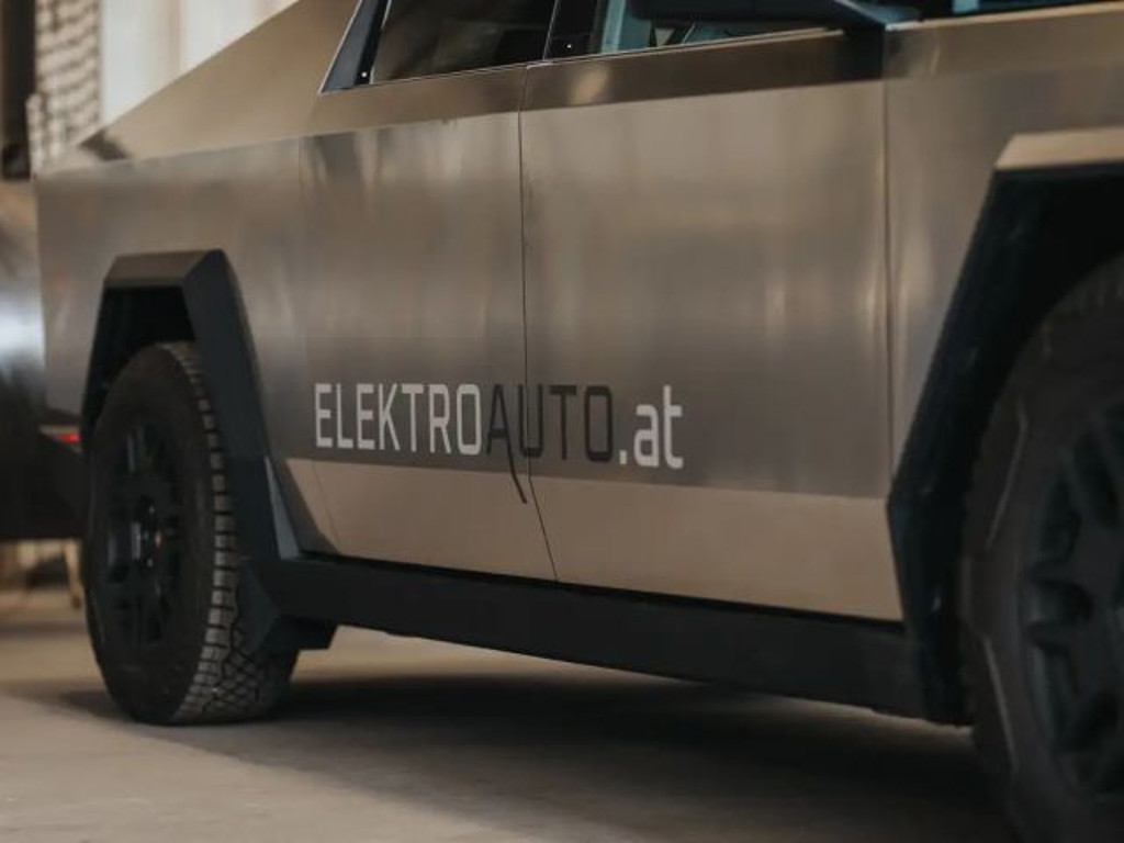 Tesla CYBERTRUCK