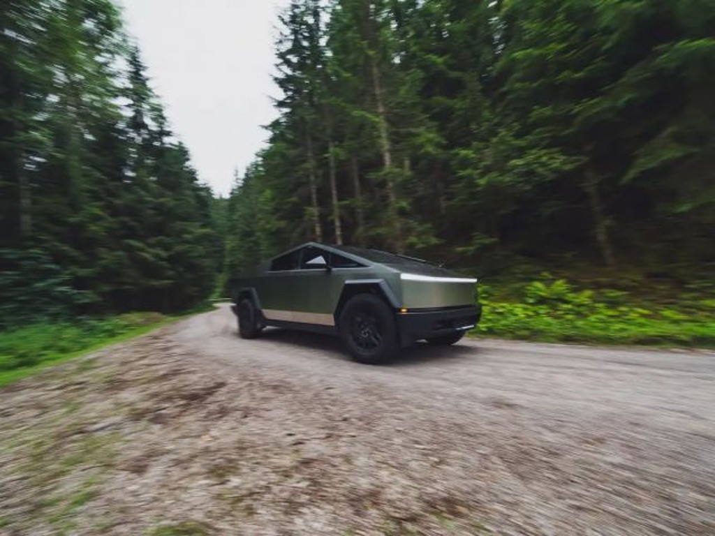 Tesla CYBERTRUCK