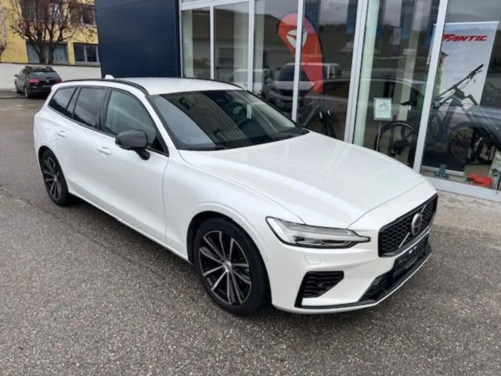 Volvo V60 AWD Hybrid Recharge Plus Dark