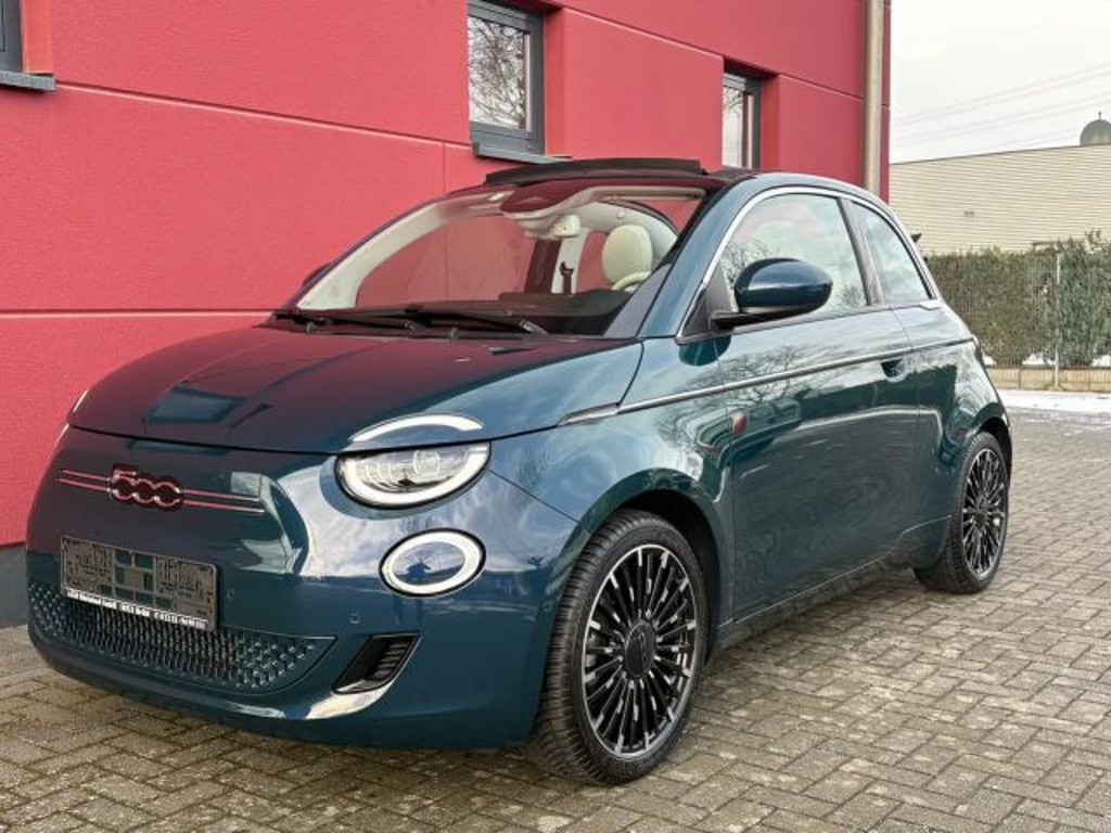 Fiat 500e La Prima