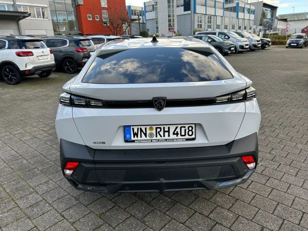 Peugeot 408