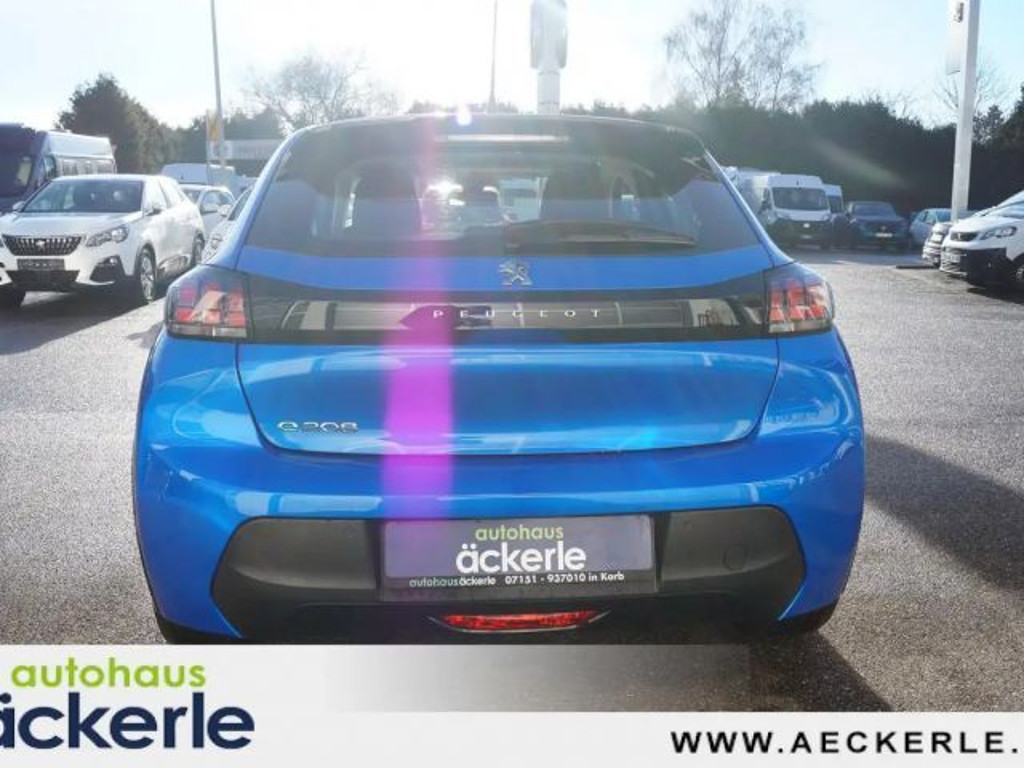 Peugeot e-208