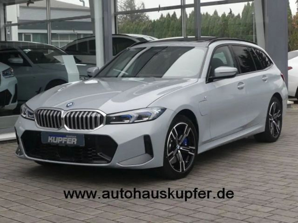 BMW 3 Serie 330 M-Sport Touring 330e