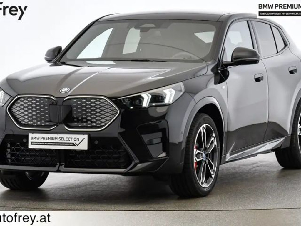 BMW iX2 xDrive30