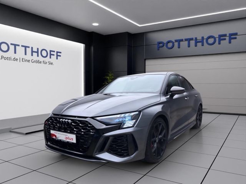 Audi RS3 Sedan Quattro S-Tronic
