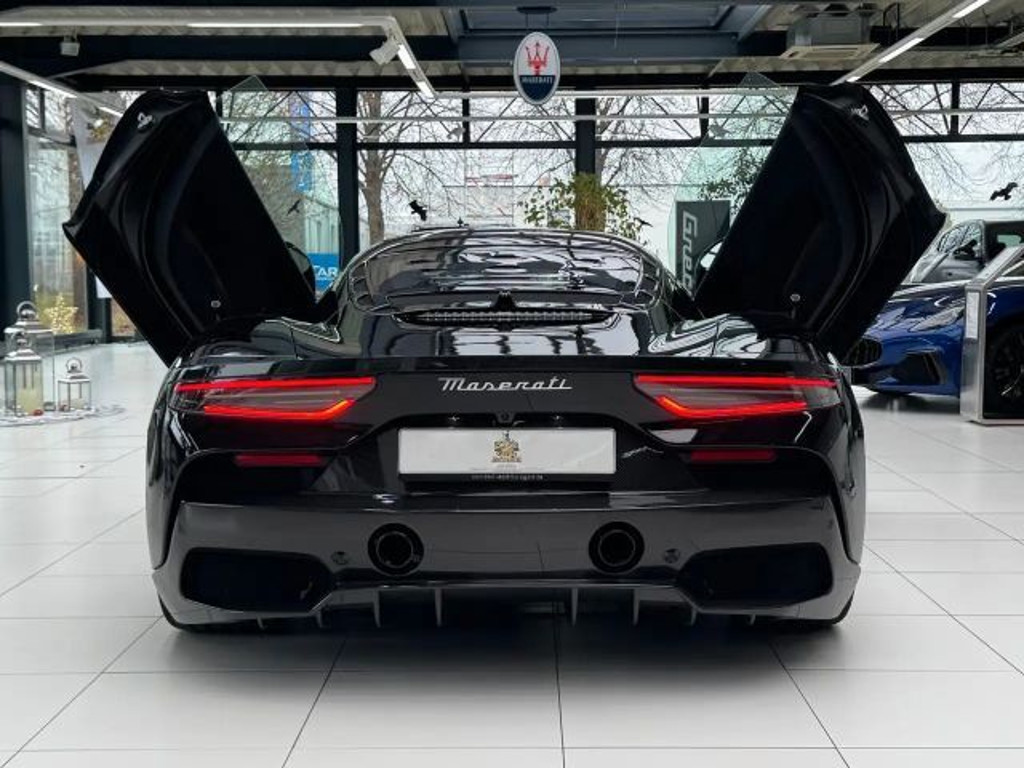Maserati MC20