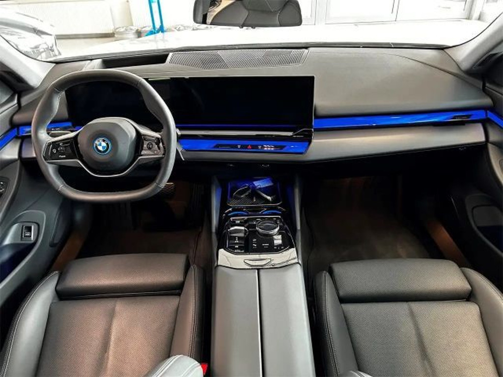 BMW i5