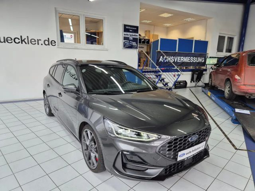 Ford Focus EcoBoost Wagon ST Line