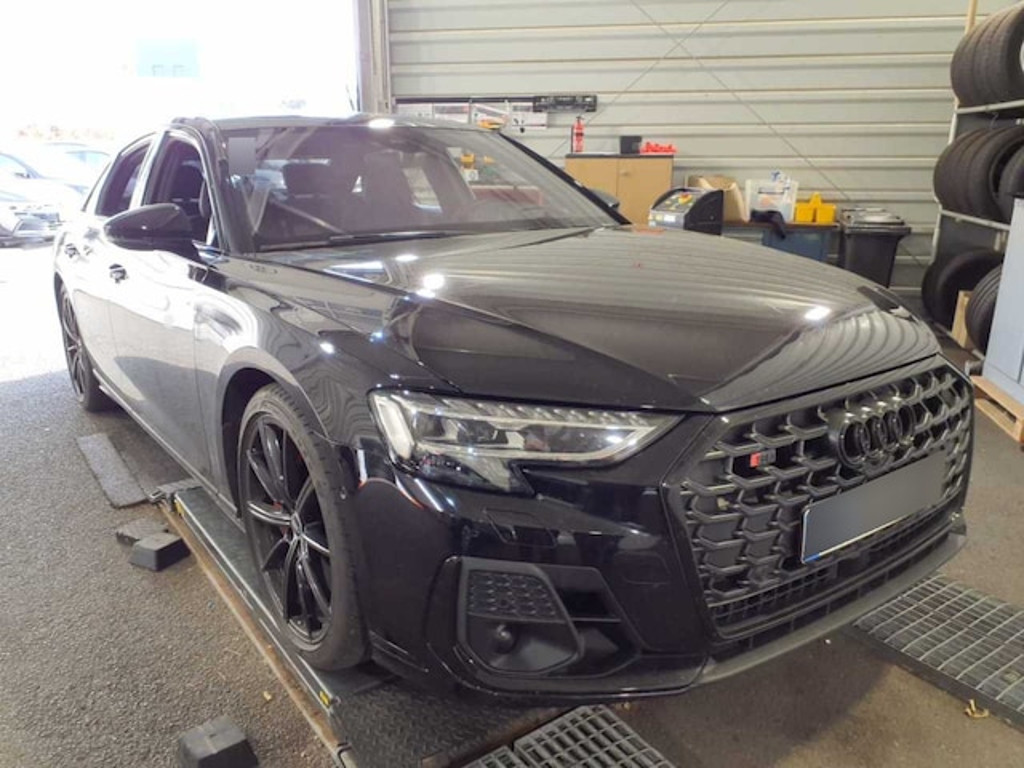 Audi S8