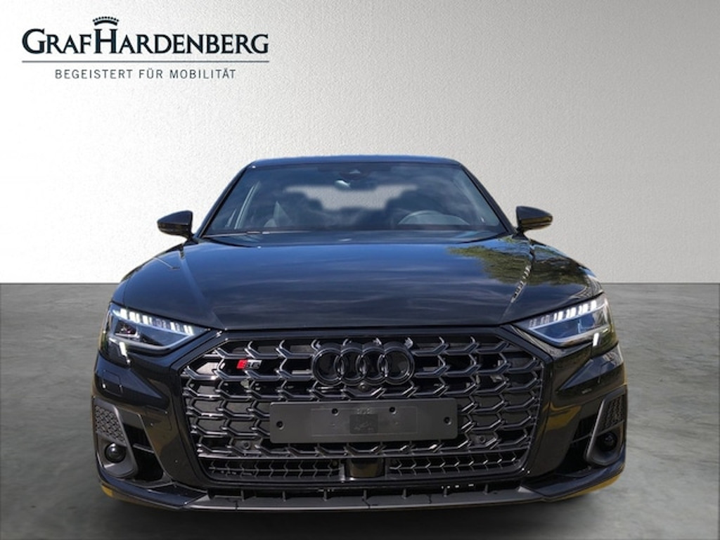 Audi S8