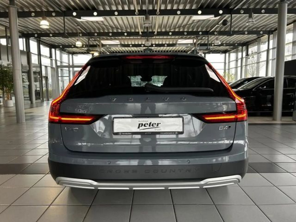 Volvo V90 Cross Country