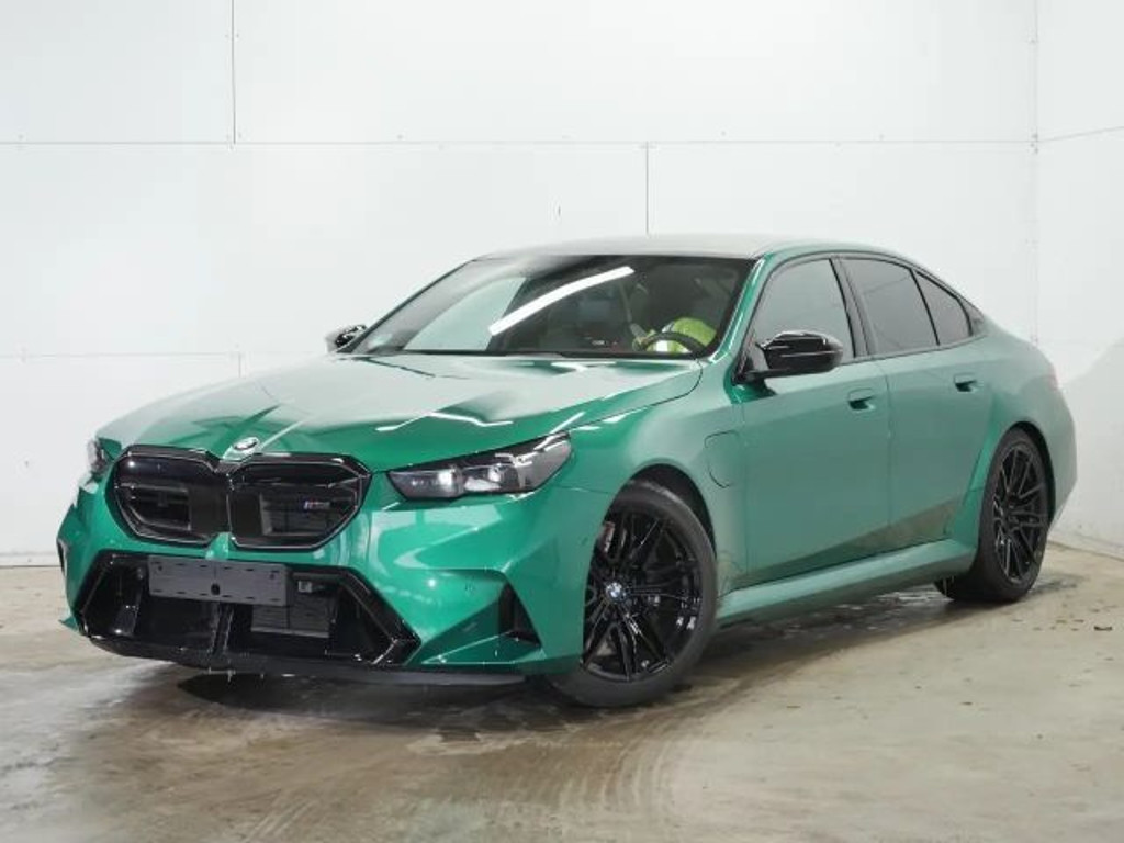 BMW M5 Sedan