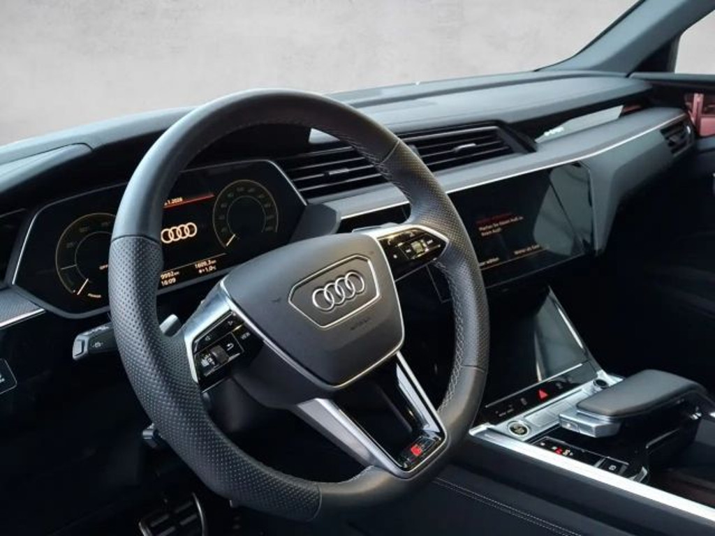 Audi Q8 e-tron
