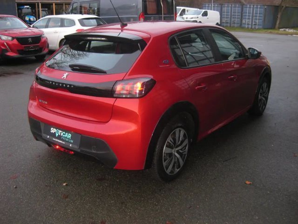 Peugeot e-208
