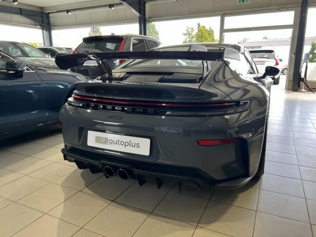 Porsche 992