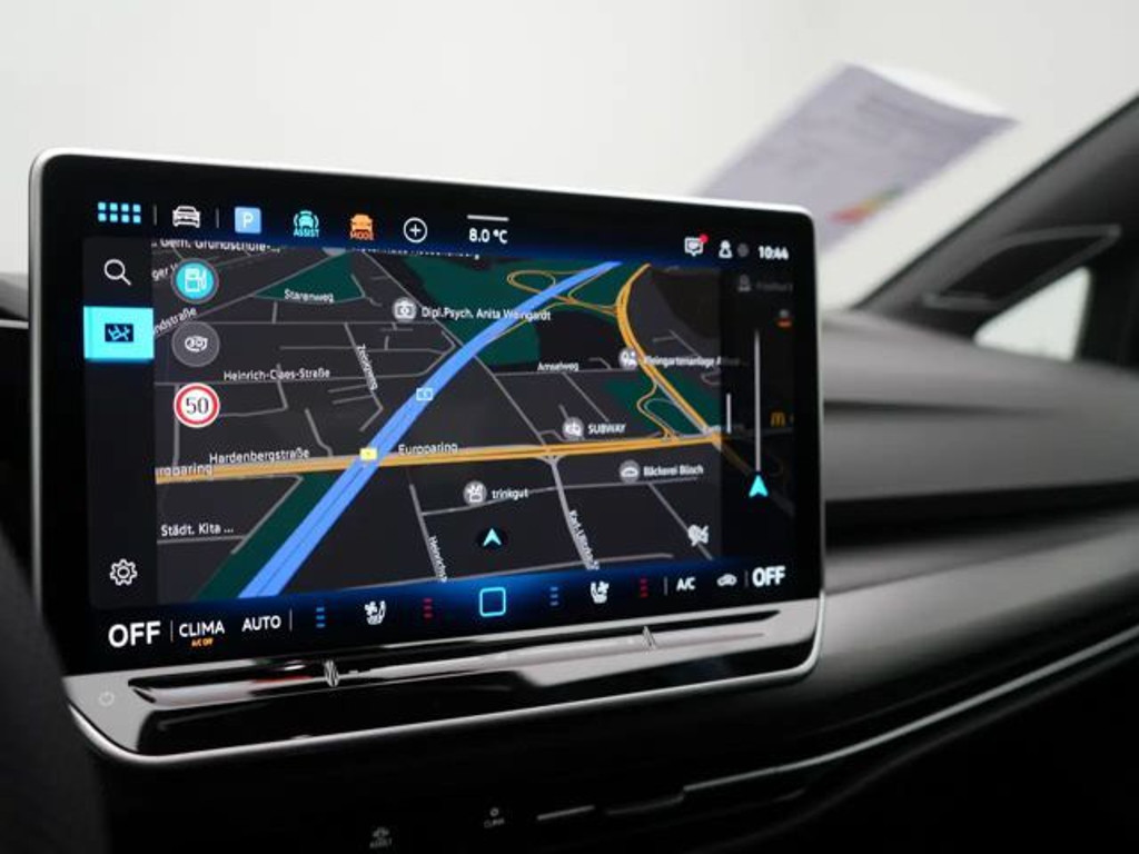 Volkswagen Golf Black Edition PANO HUD AHK 360° ACC MA