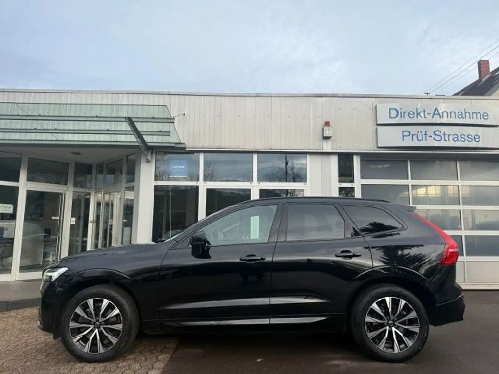 Volvo XC60 AWD Plus Dark