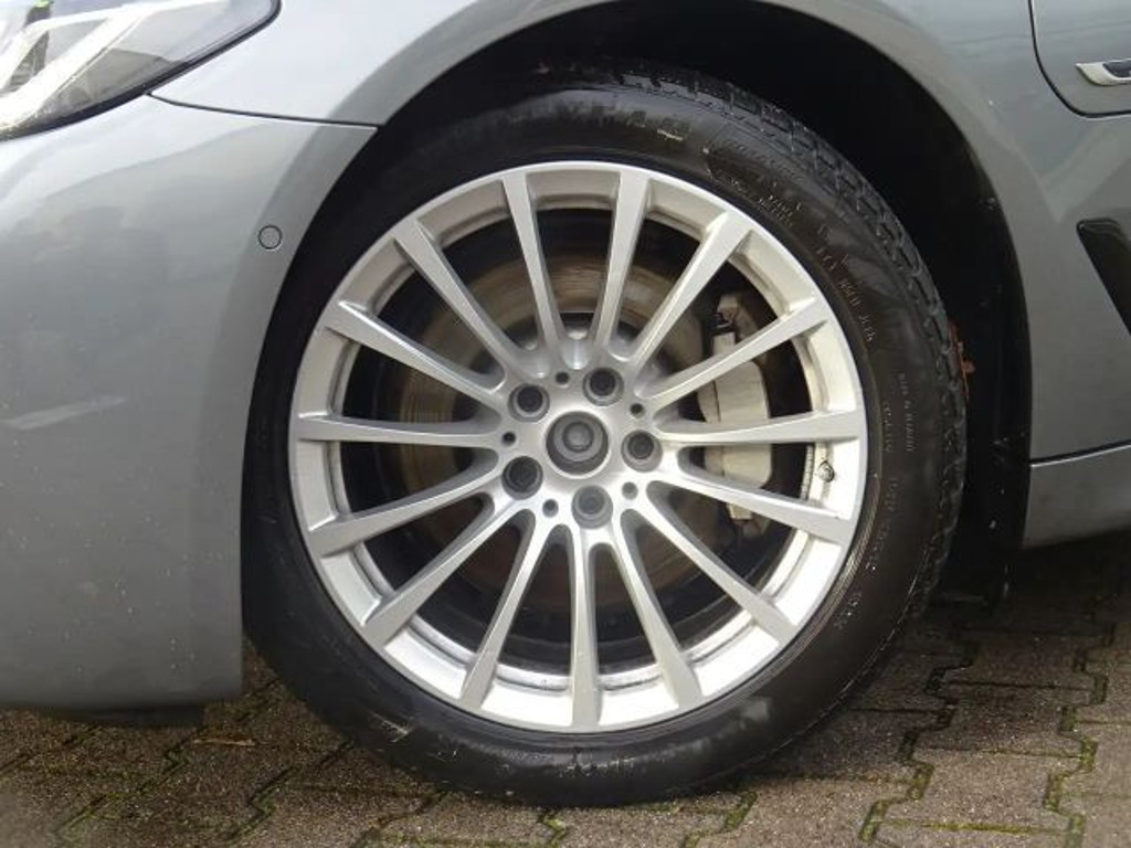 BMW 5 Serie 530 M-Sport xDrive Touring 530e