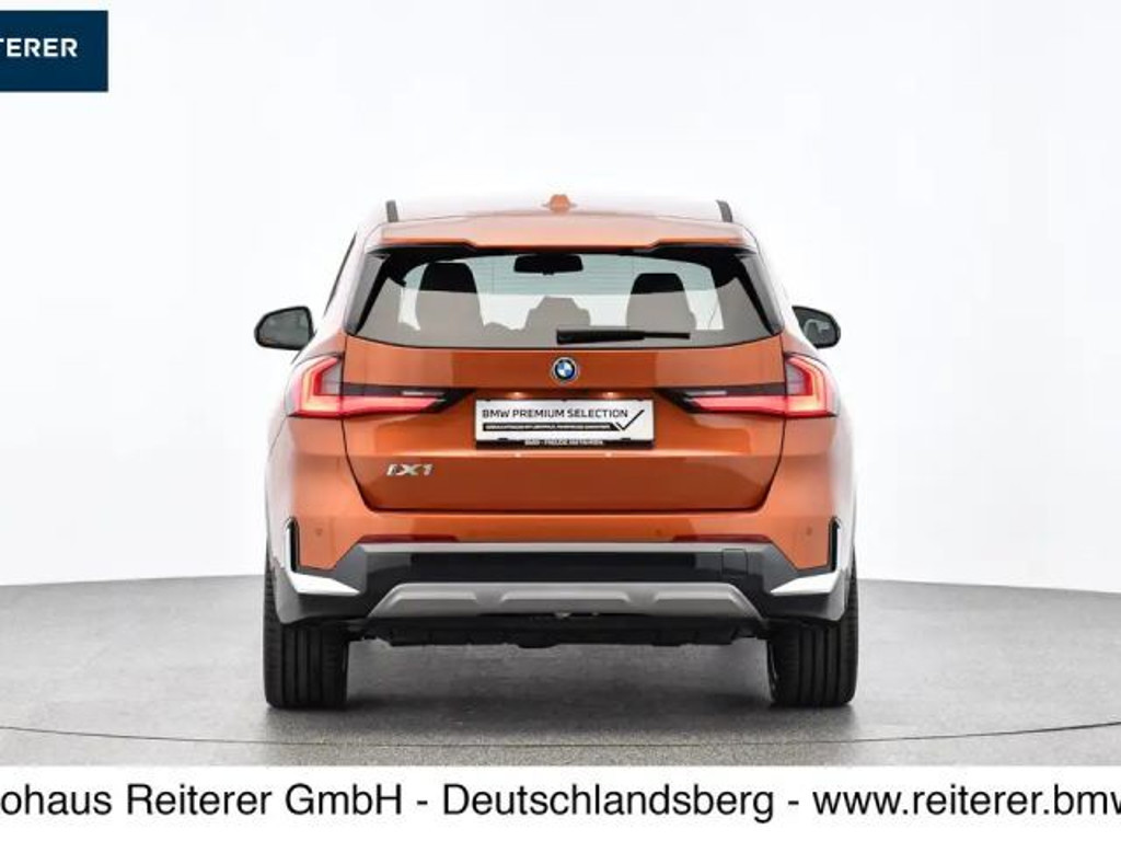 BMW iX1