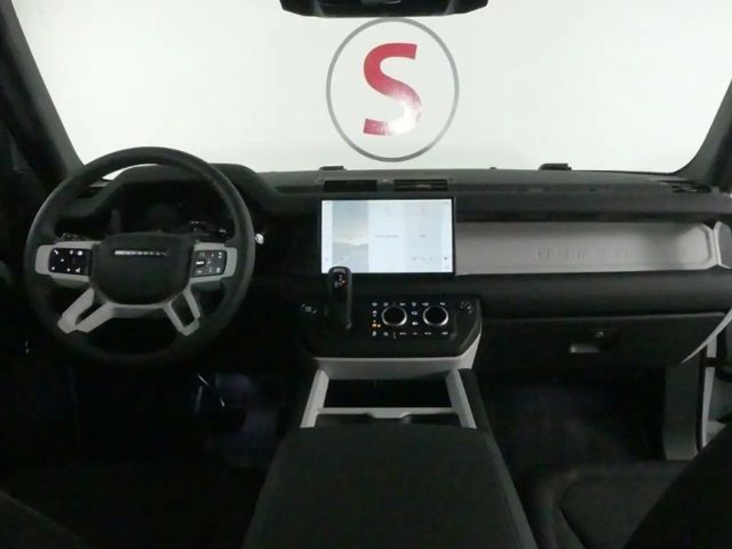 Land Rover Defender S P300e 110