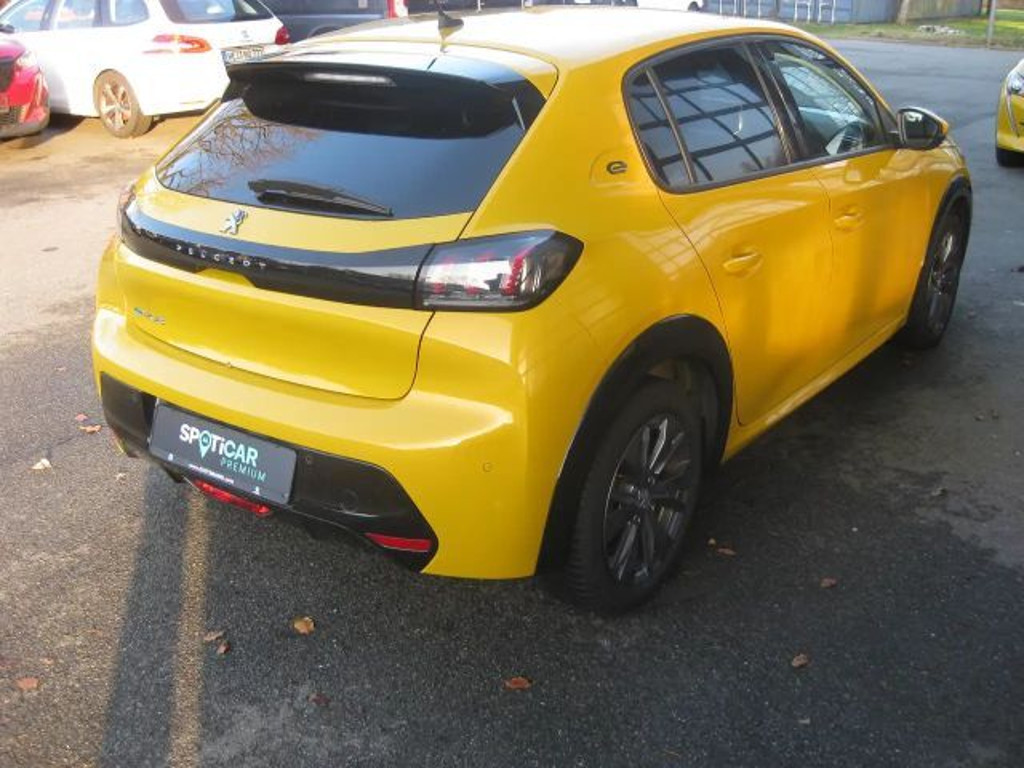 Peugeot e-208