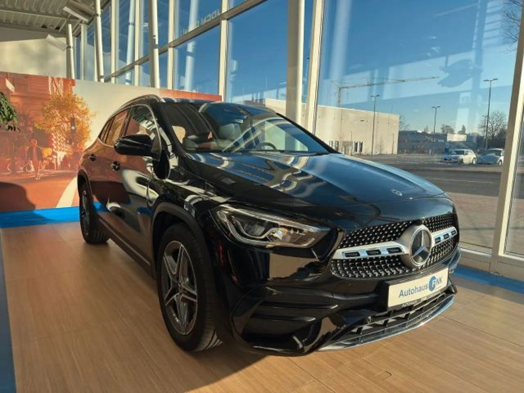 Mercedes-Benz GLA-Klasse GLA 220 4MATIC AMG Line GLA 220 d