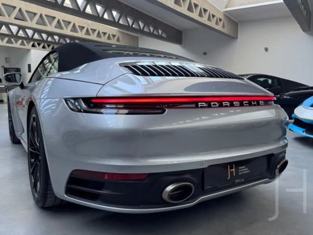 Porsche 992