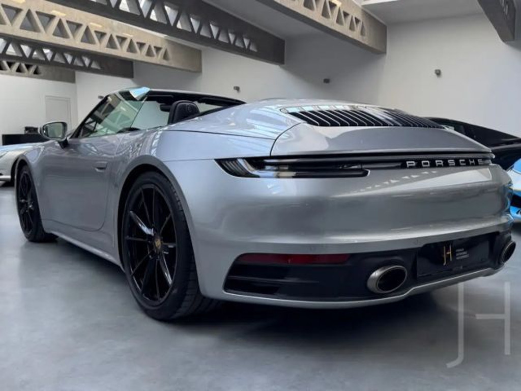 Porsche 992