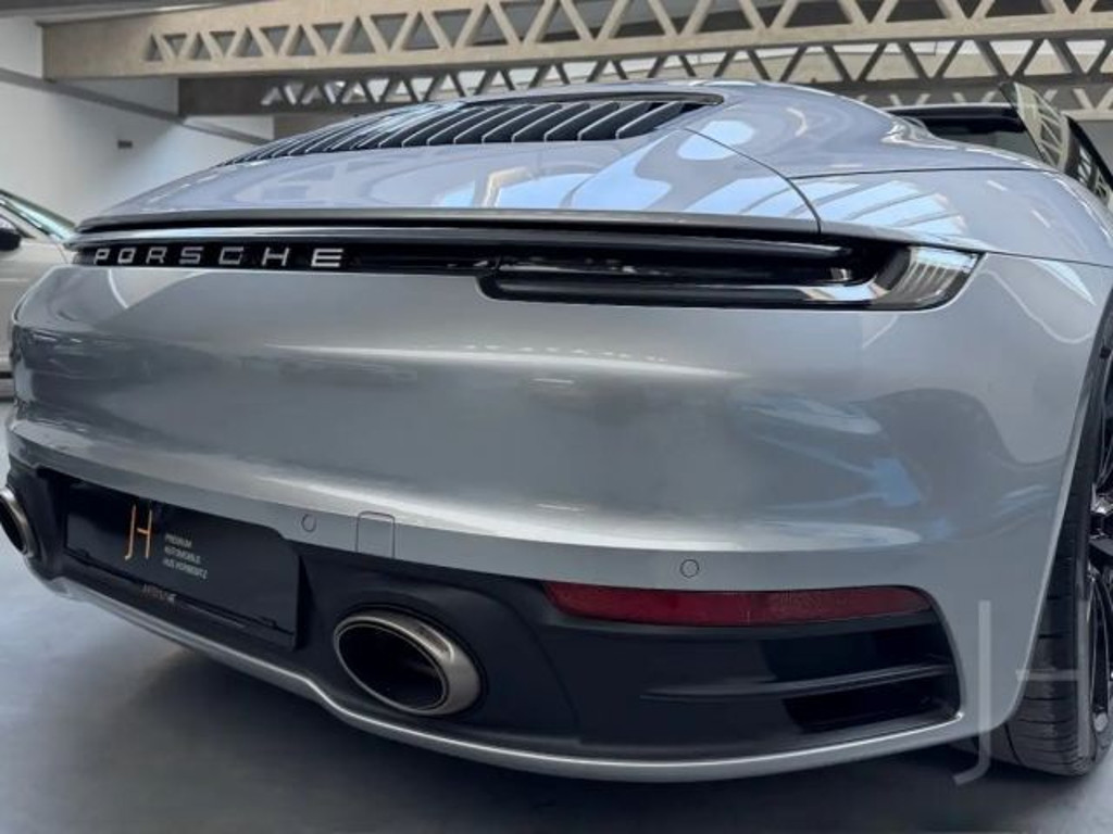 Porsche 992