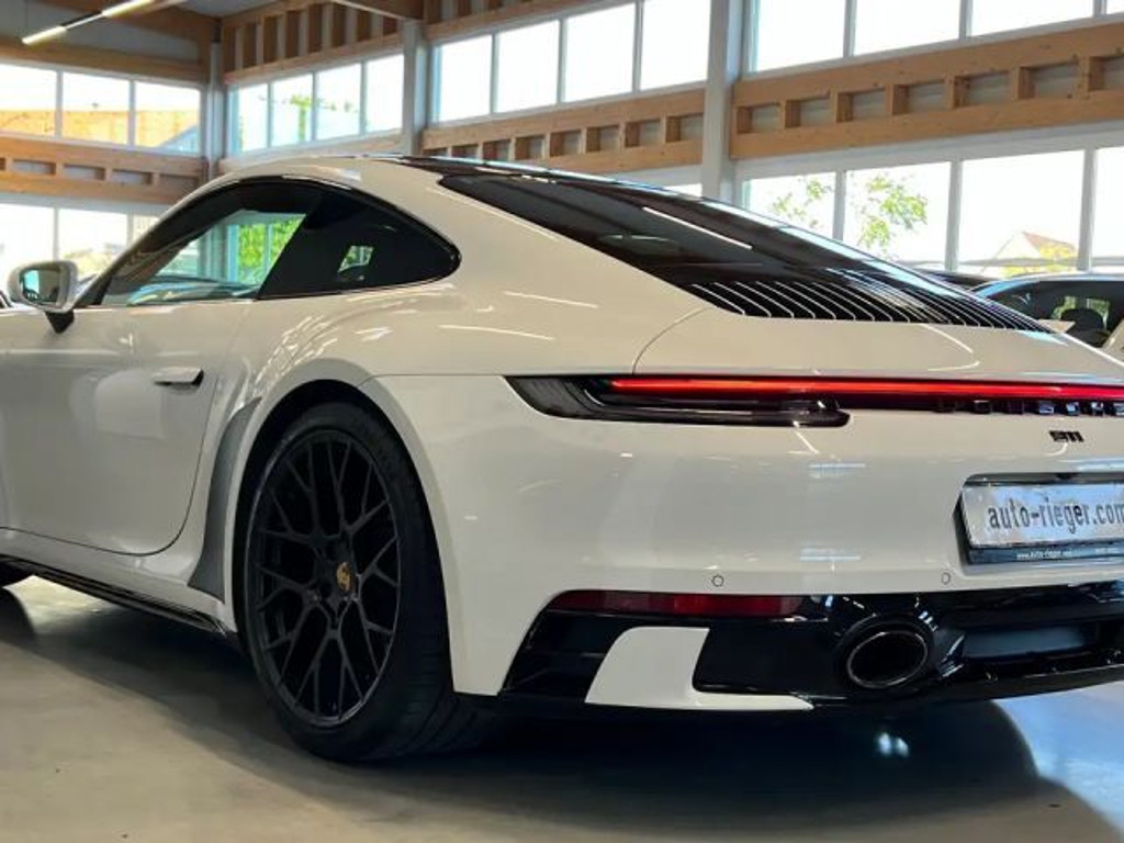 Porsche 992