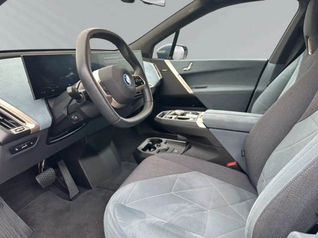 BMW iX